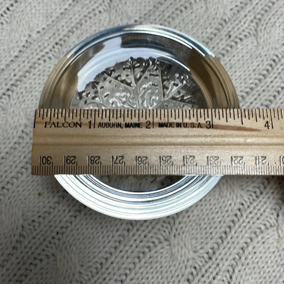 Cristal snowflake paperweight 24% genuine lead crystal 3.5” diameter 2” tall - Picture 5 of 6